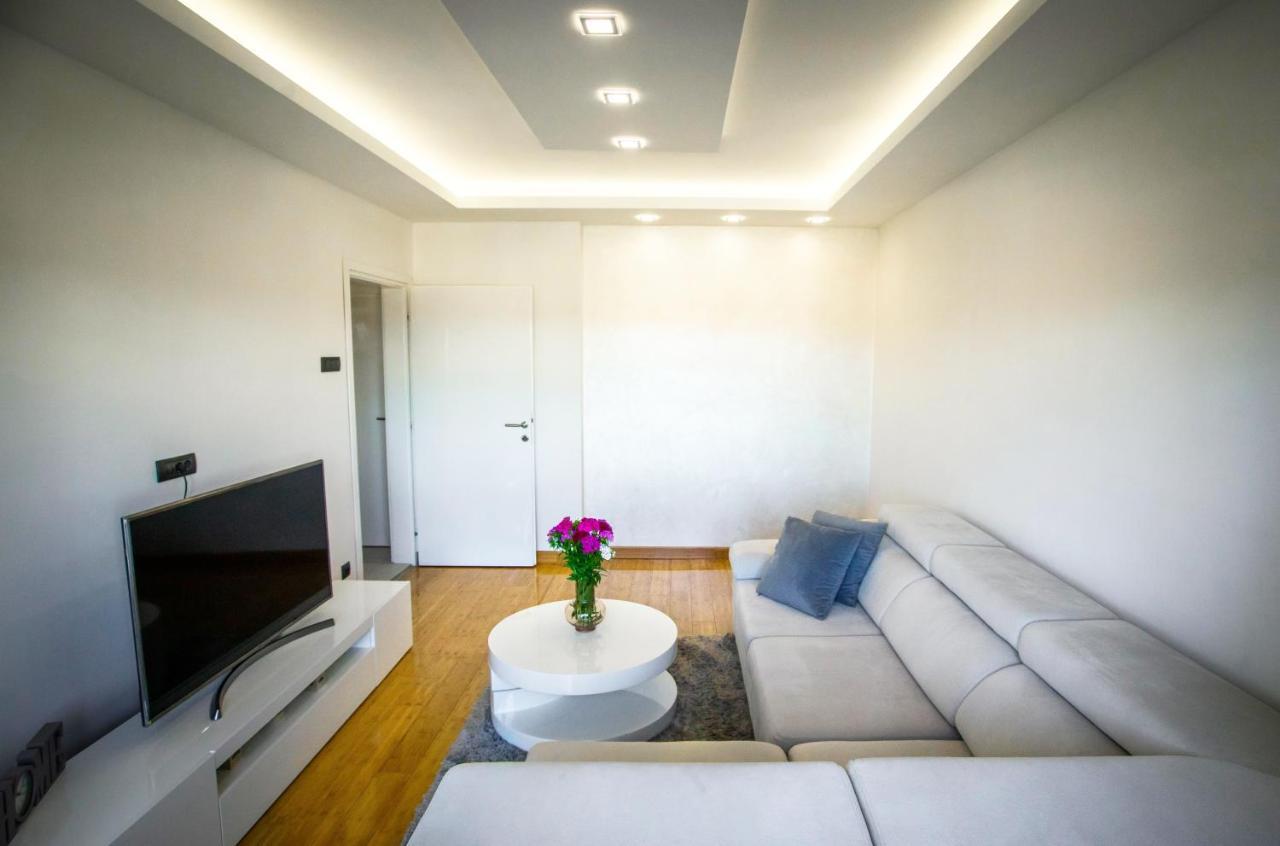 Apartman Simic - Stan Na Dan Bogatic Екстер'єр фото